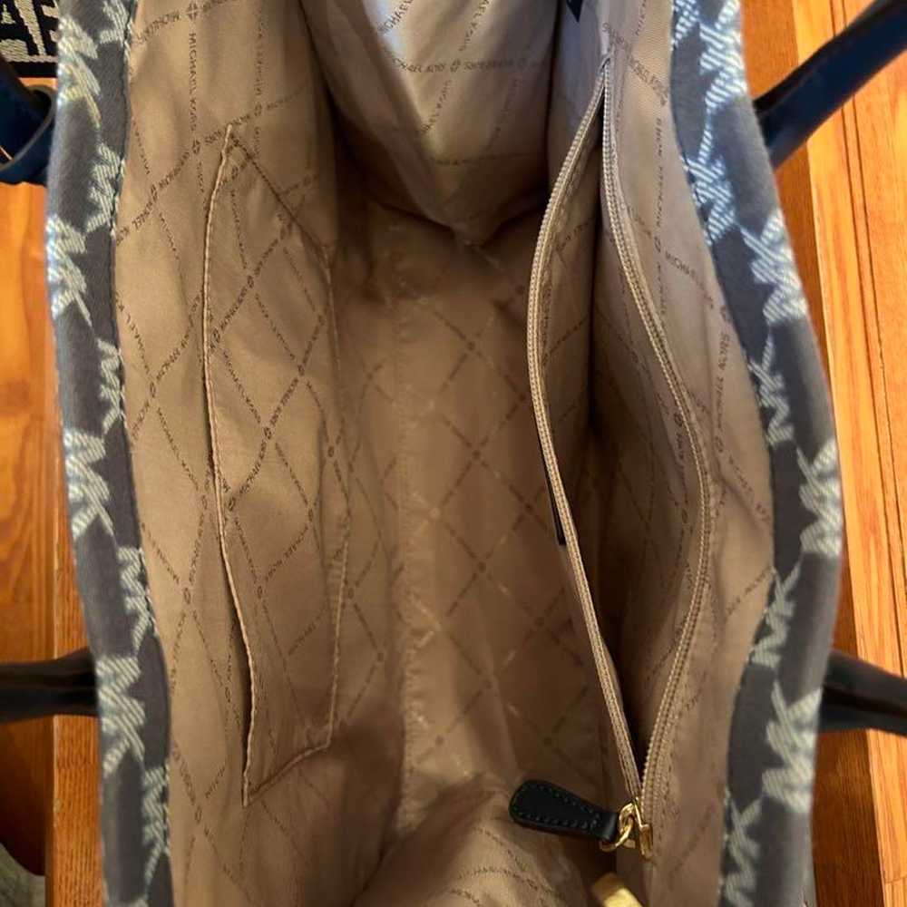 Michael Kors MIRELLA EW Tote Medium - image 3