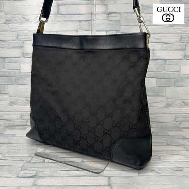 Brand new 110 GUCCI shoulder bag with GG pattern.