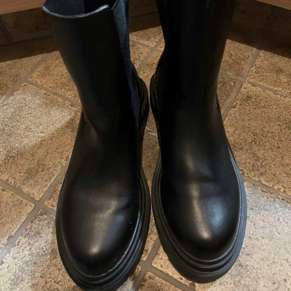 GU Light Volume Sole Chelsea Boots M - image 2