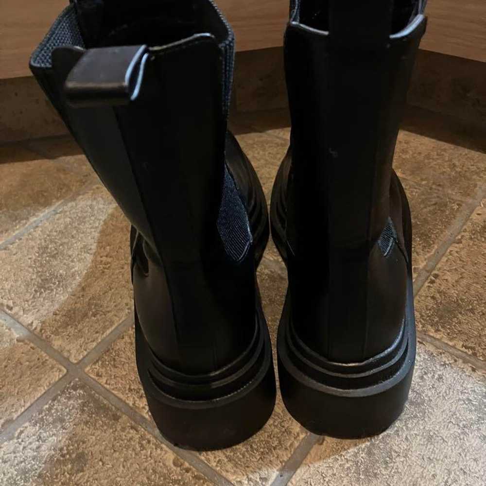 GU Light Volume Sole Chelsea Boots M - image 3