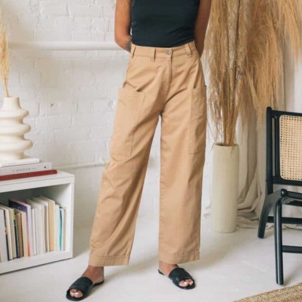 Kotn KOTN Women Utility Cargo pants in Camel sz 4 - image 1