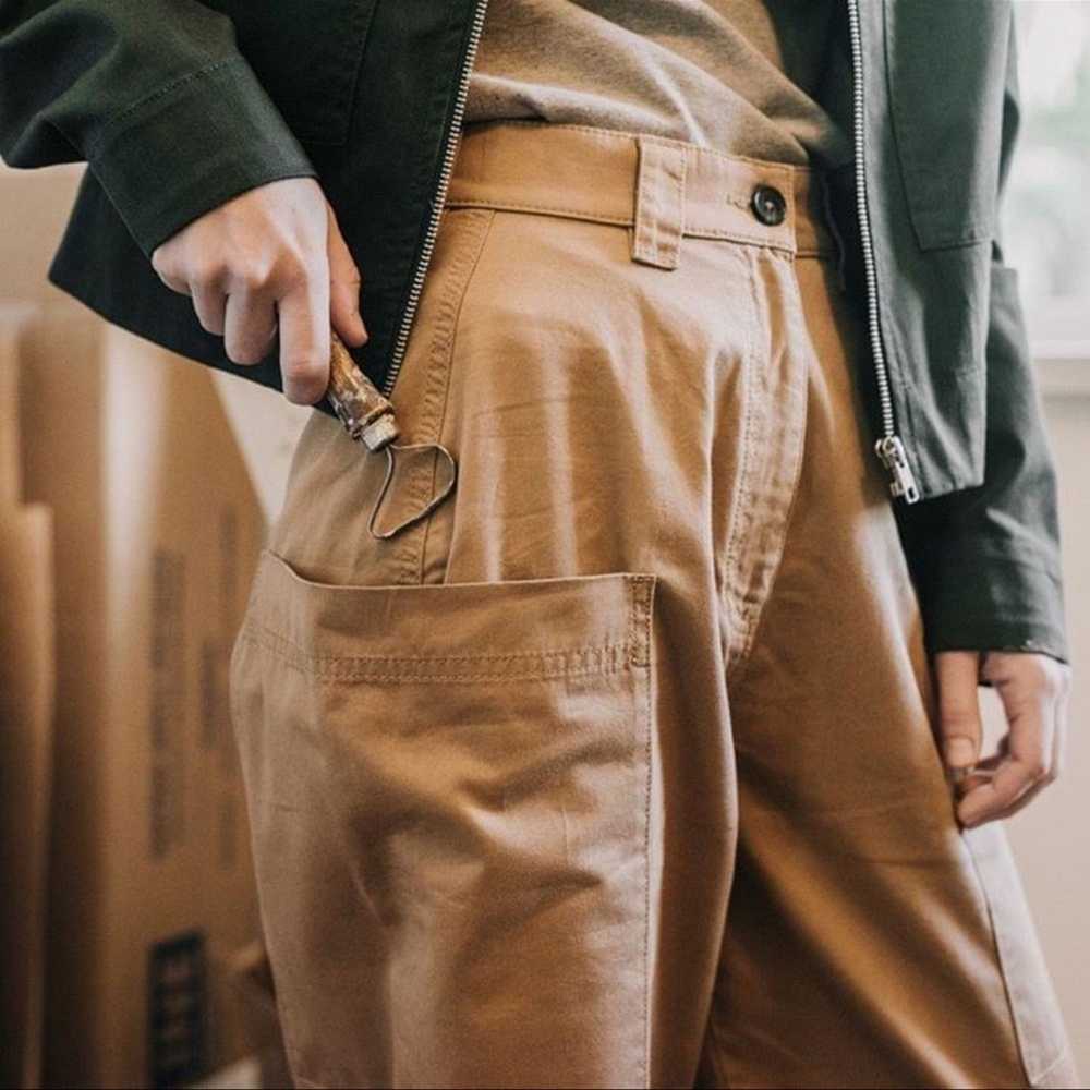 Kotn KOTN Women Utility Cargo pants in Camel sz 4 - image 2