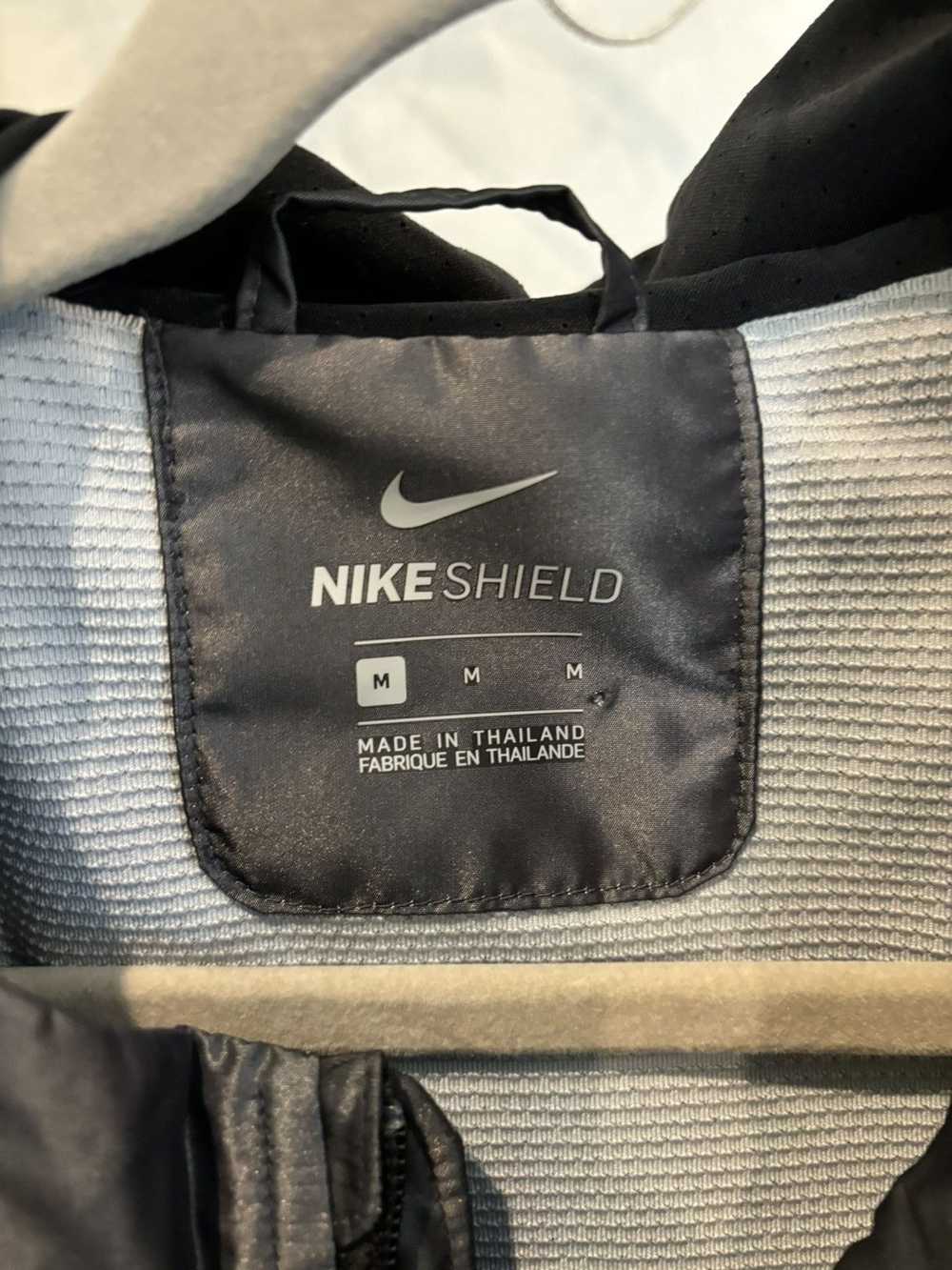 Nike Nike Shield Rainjacket - image 2