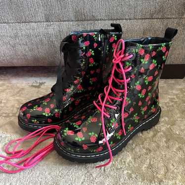 Torrid x Betsey Johnson Flower Boots sz 8 new