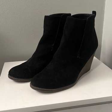 Women's Universal Thread Suede Wedge Booties