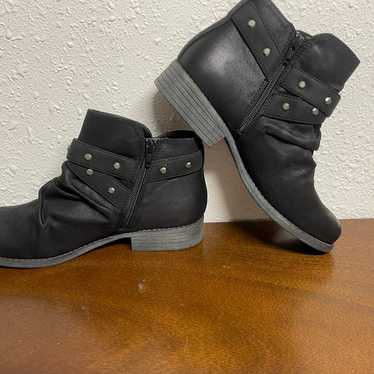 NWOT White Mountain Booties