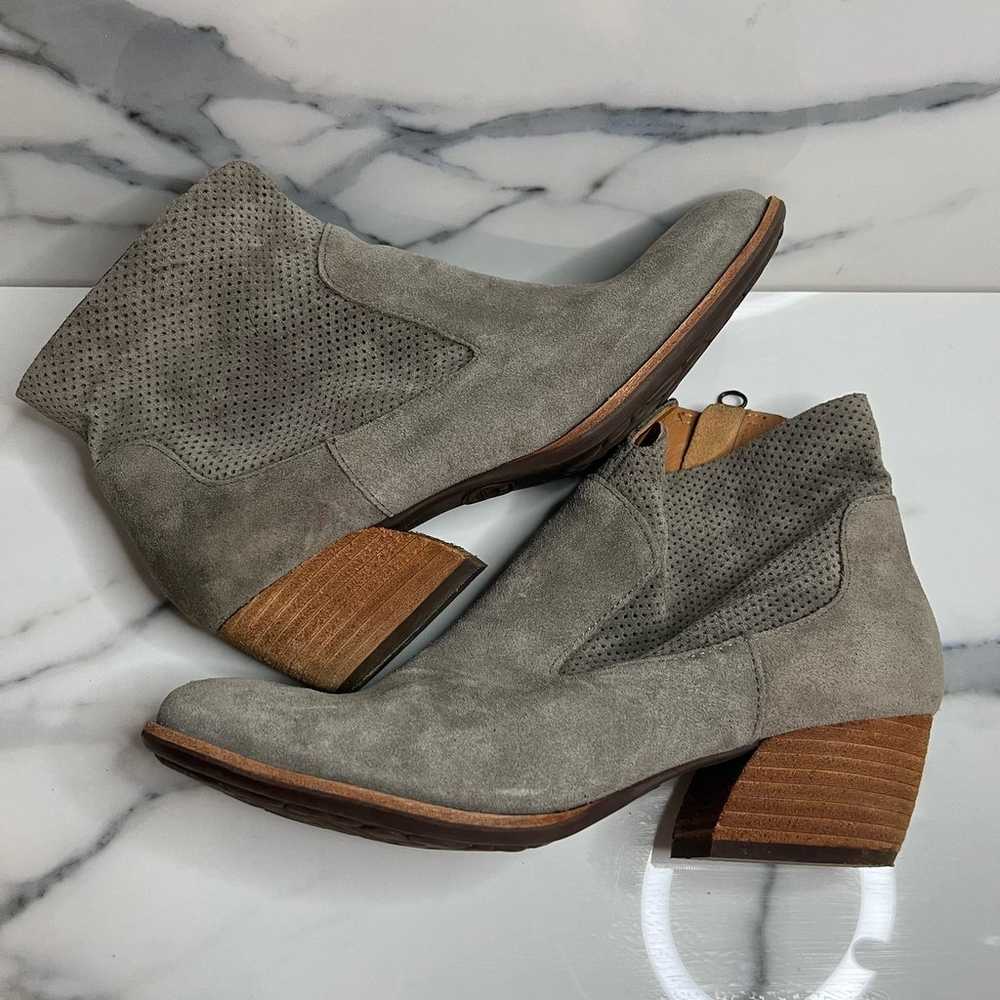 Kork-Ease | Wms Gray Perforated Suede Stacked Hee… - image 7