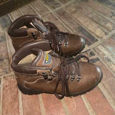 Vasque hiking boots