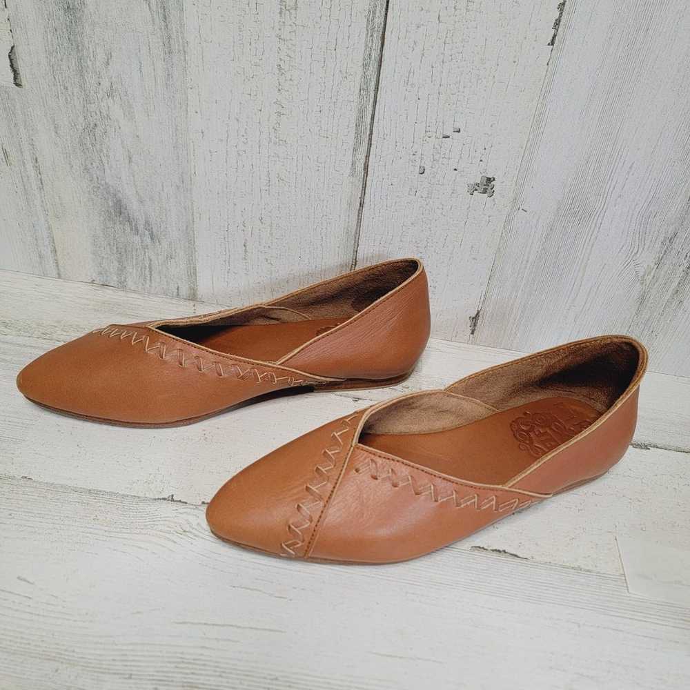 ELF ELLE POINTY TOE LEATHER BALLET FLATS, SIZE 7 - image 3