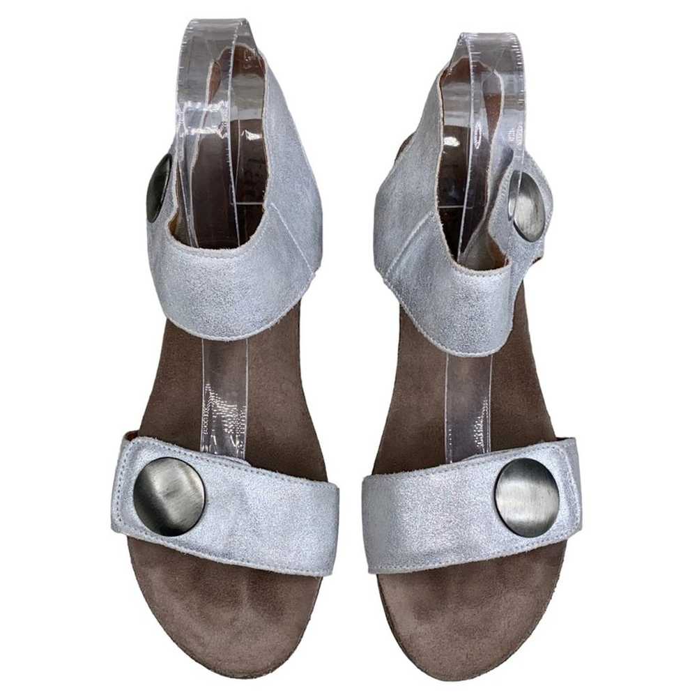 Taos Women’s Carousel Silver Leather Wedge Sandal… - image 5