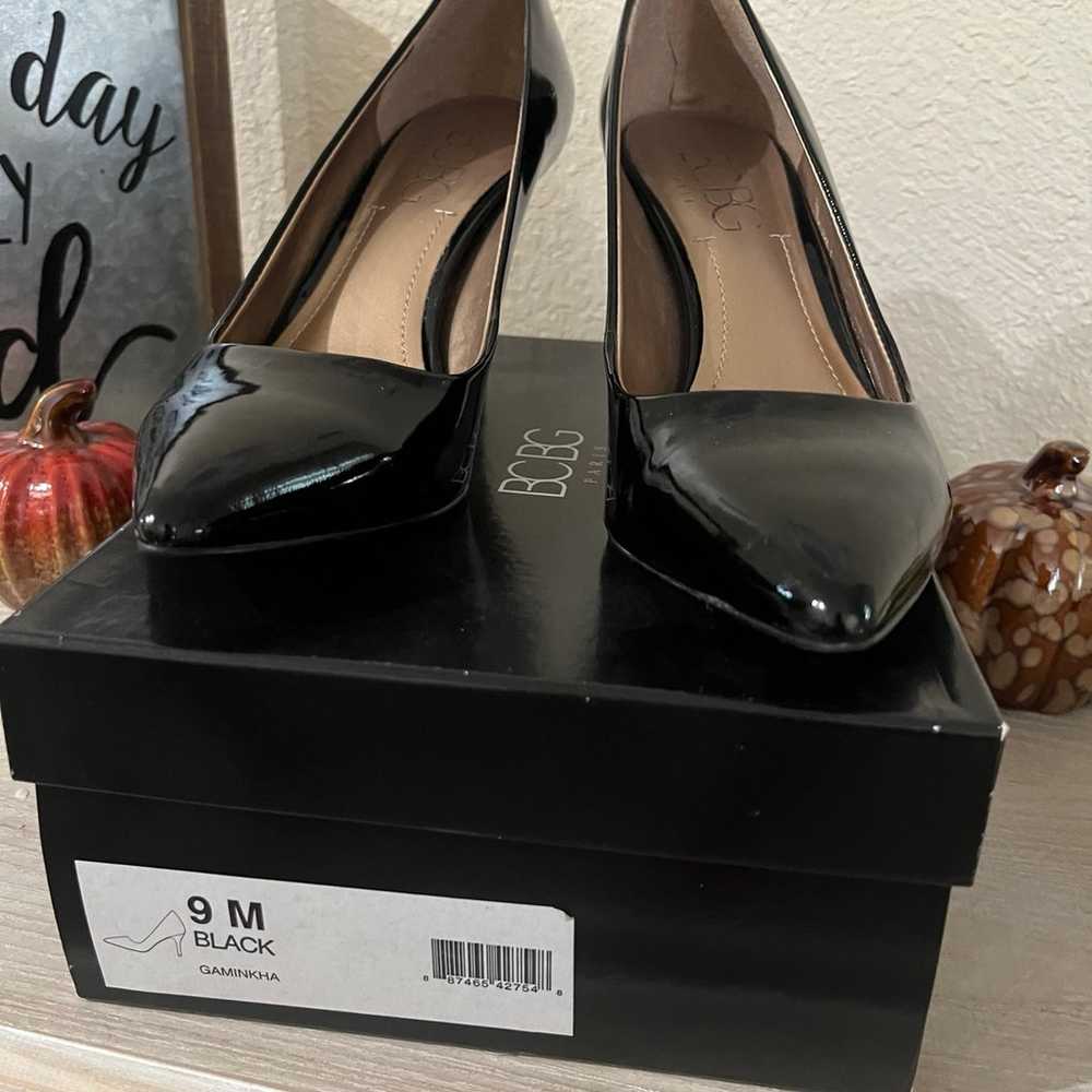 Size 9 bcbg black patent heels - image 1