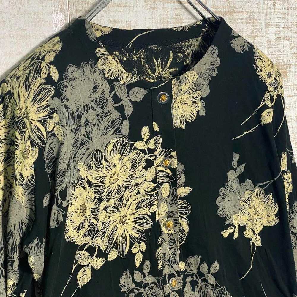 Ladies' tops, shirts, blouses, black, floral patt… - image 4