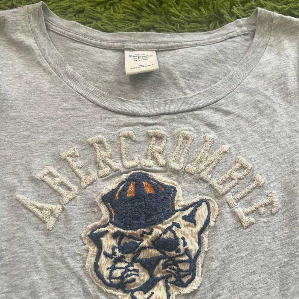 【Rare】Abercrombie & Fitch T-shirt Vintage Logo Em… - image 1