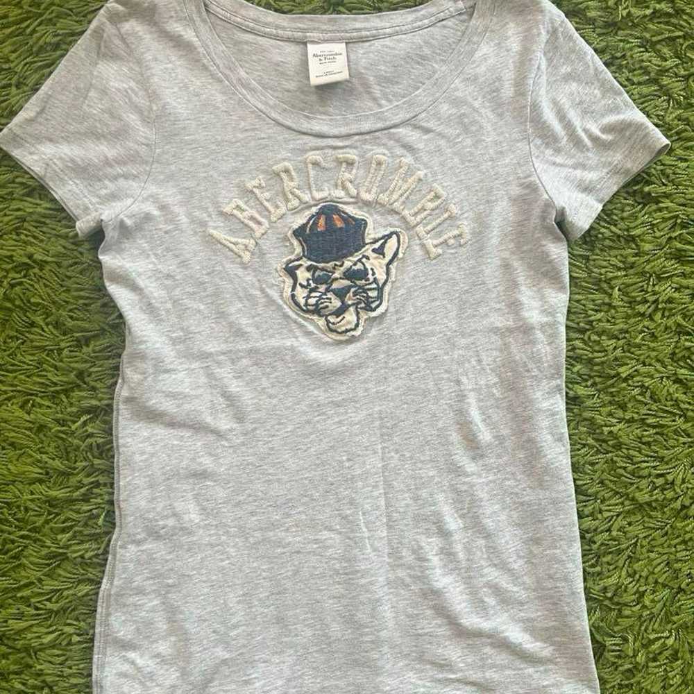 【Rare】Abercrombie & Fitch T-shirt Vintage Logo Em… - image 2