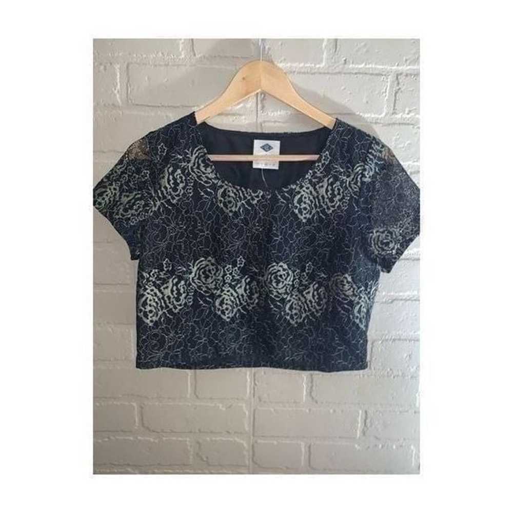 Vintage Lace Cropped Baby Tee Medium - image 1