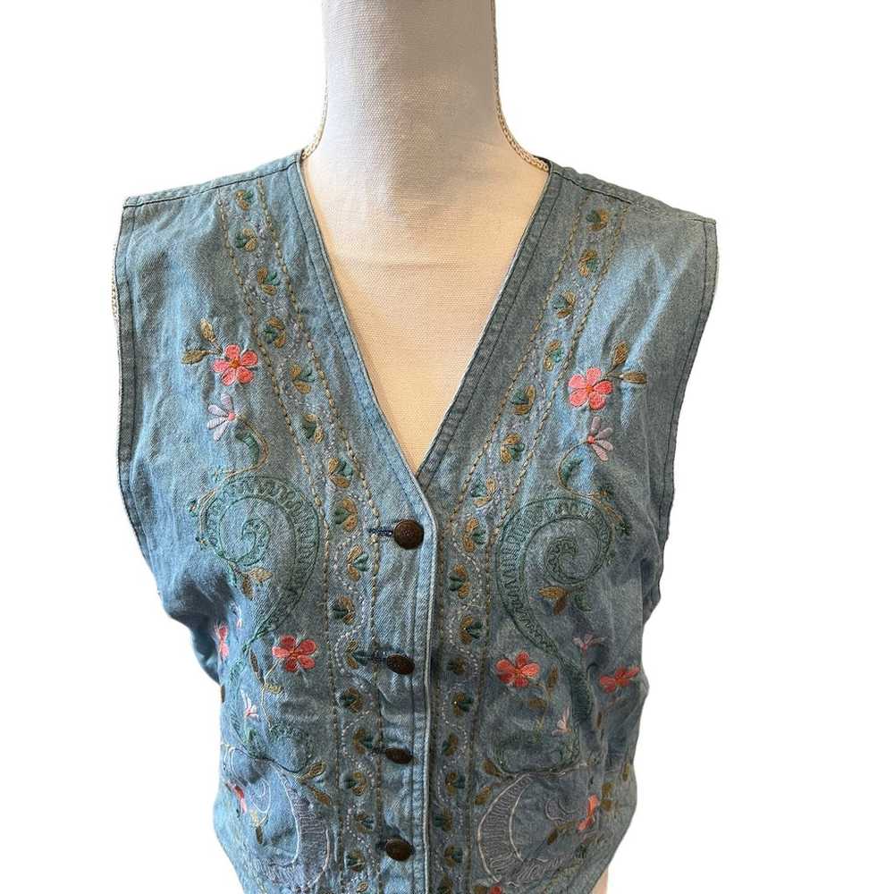 Vintage LizWear Liz Claiborne Embroidered Chambra… - image 2