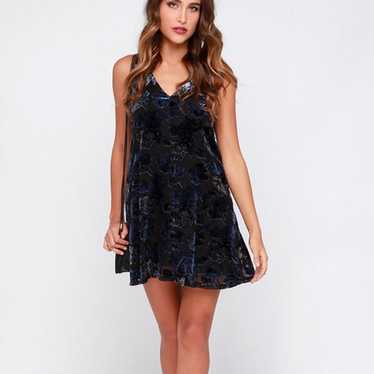 BB Dakota Landon Blue and Black Floral Shift Dress