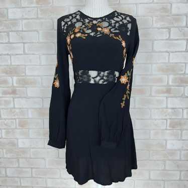 FOREVER21 Embroidered Dress Floral Lace