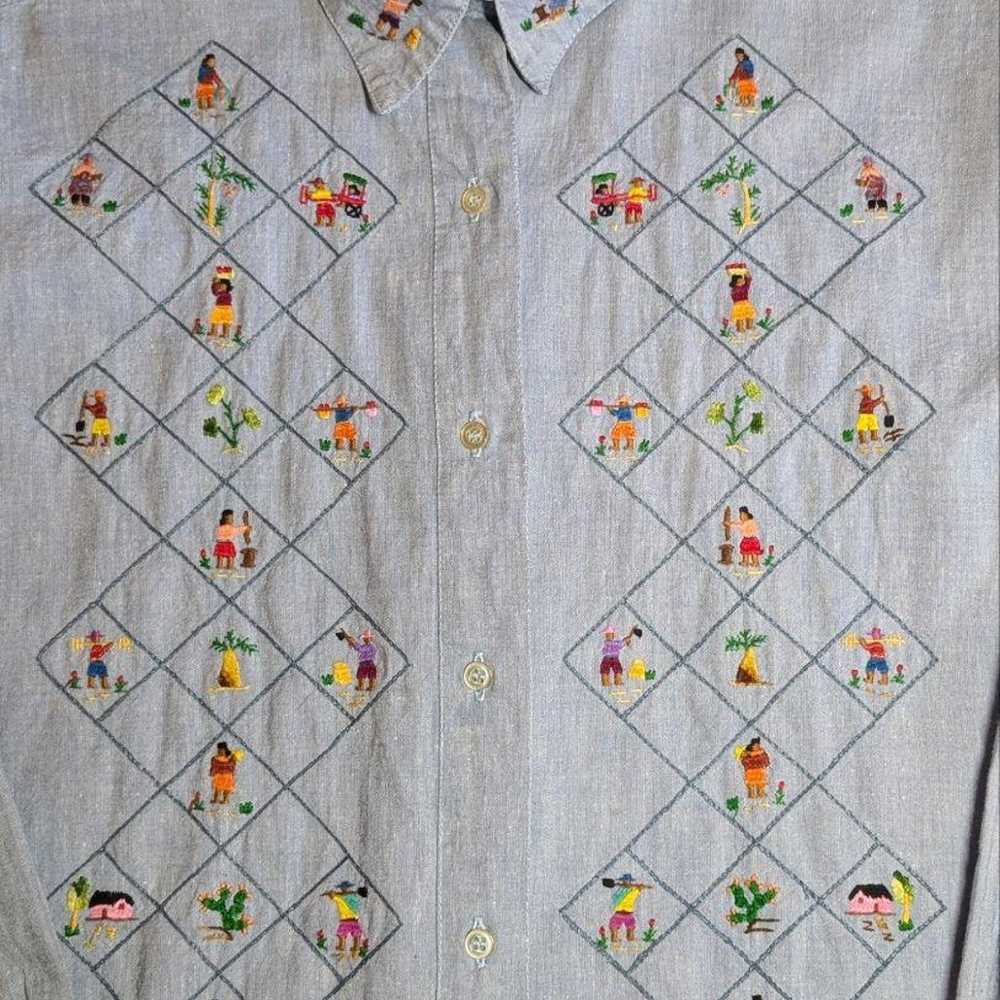 Shambray shirt, cute embroidery, vintage equivale… - image 6