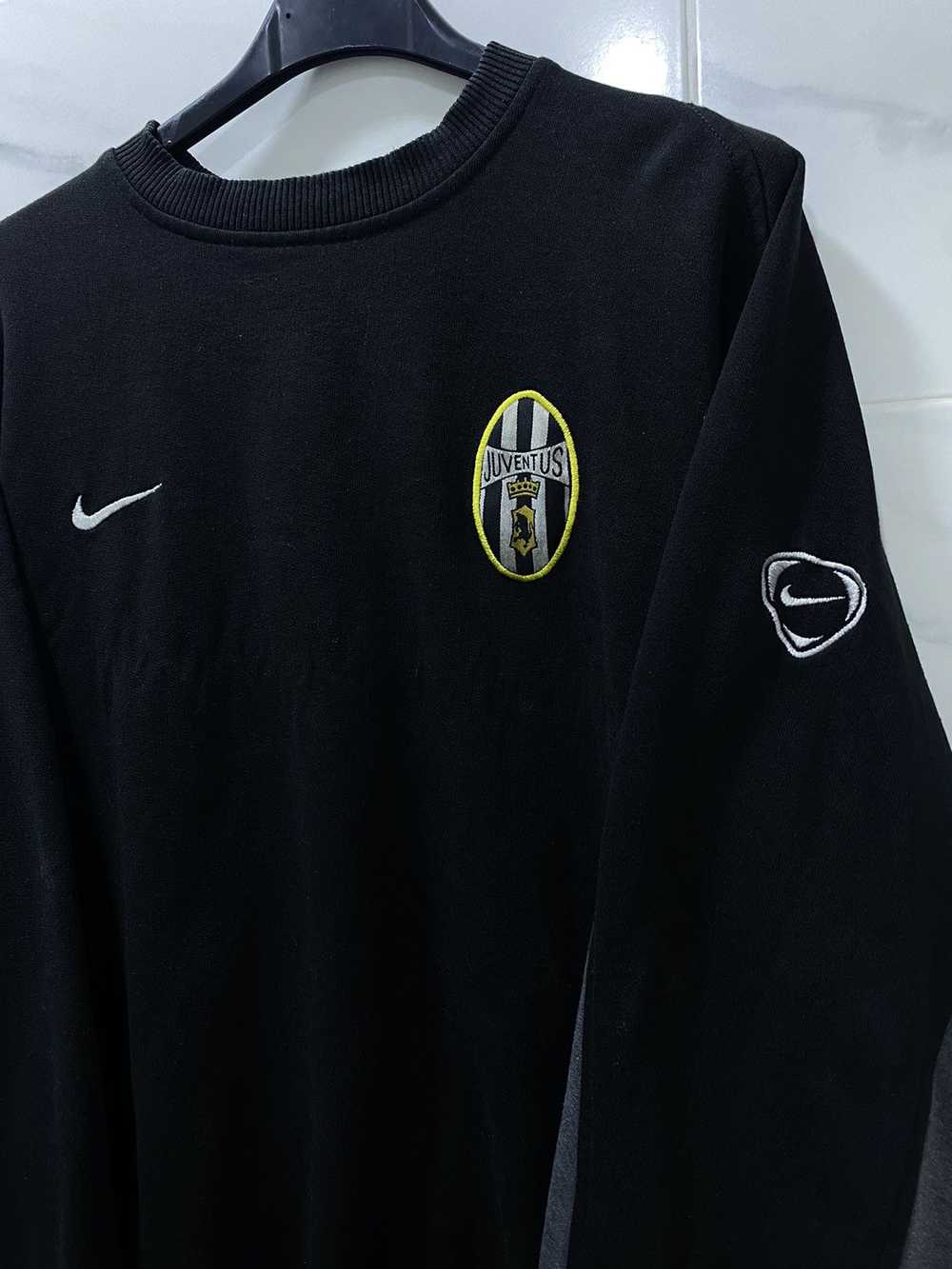 Nike × Streetwear Nike Swoosh Juventus Sweatshirt… - image 2