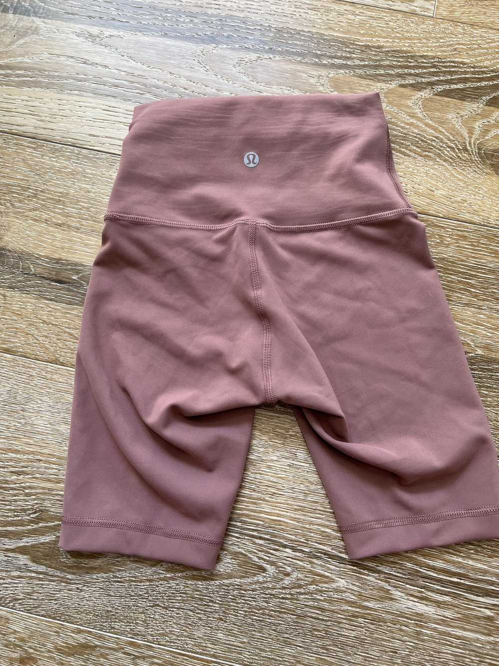 Lululemon Lululemon wunder train size 0 shorts - image 6