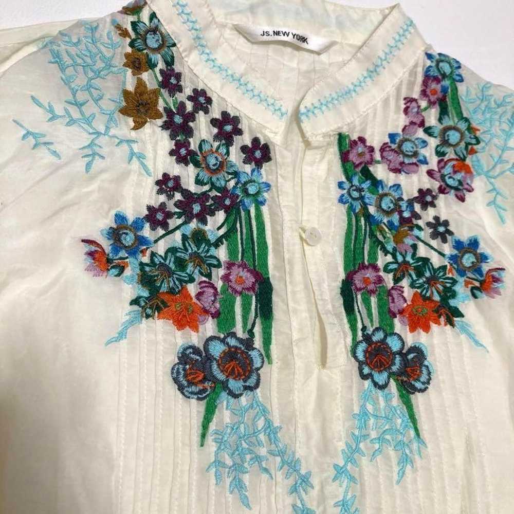 100% silk blouse, Tyrolean shirt, flower embroide… - image 3