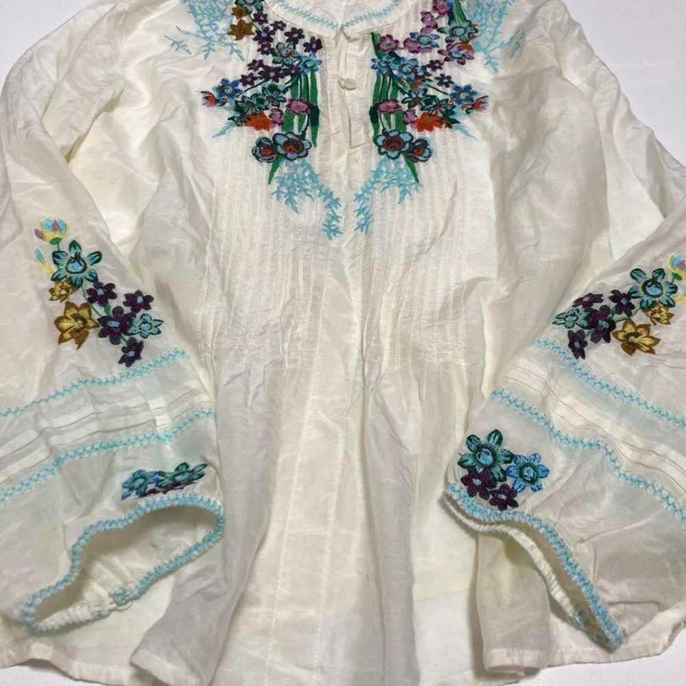 100% silk blouse, Tyrolean shirt, flower embroide… - image 4