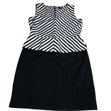 Tahari black/white stripped v neck dress size 16