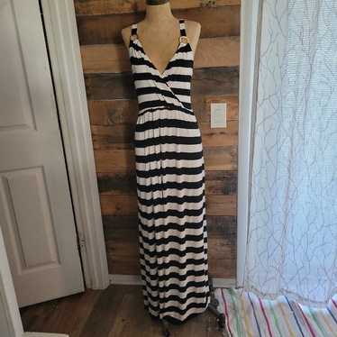 . Vince Camuto Maxi Dress Black White Stripe Mediu