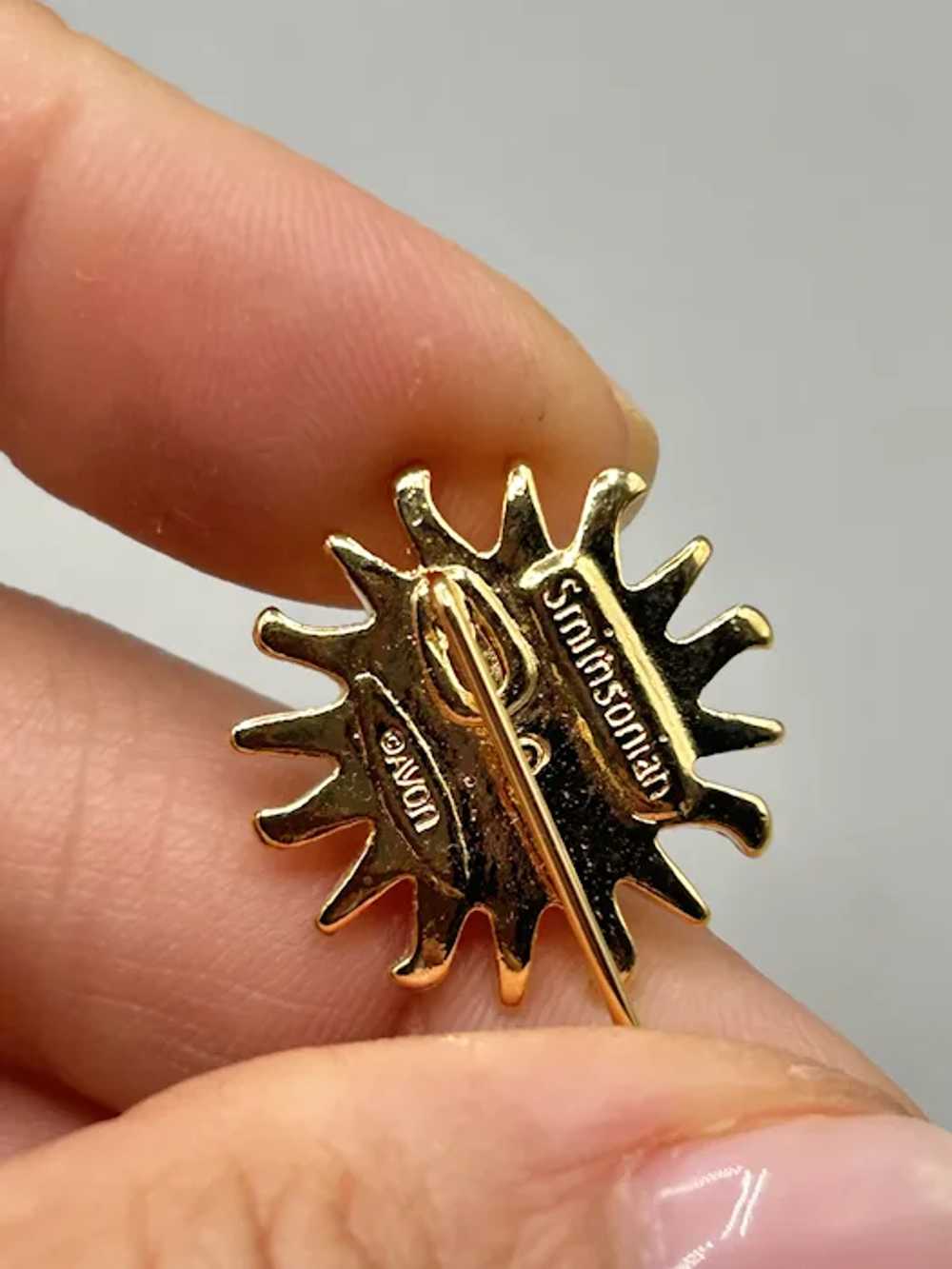 Smithsonian Avon Sunburst Gold Tone Lapel Pin Wit… - image 6