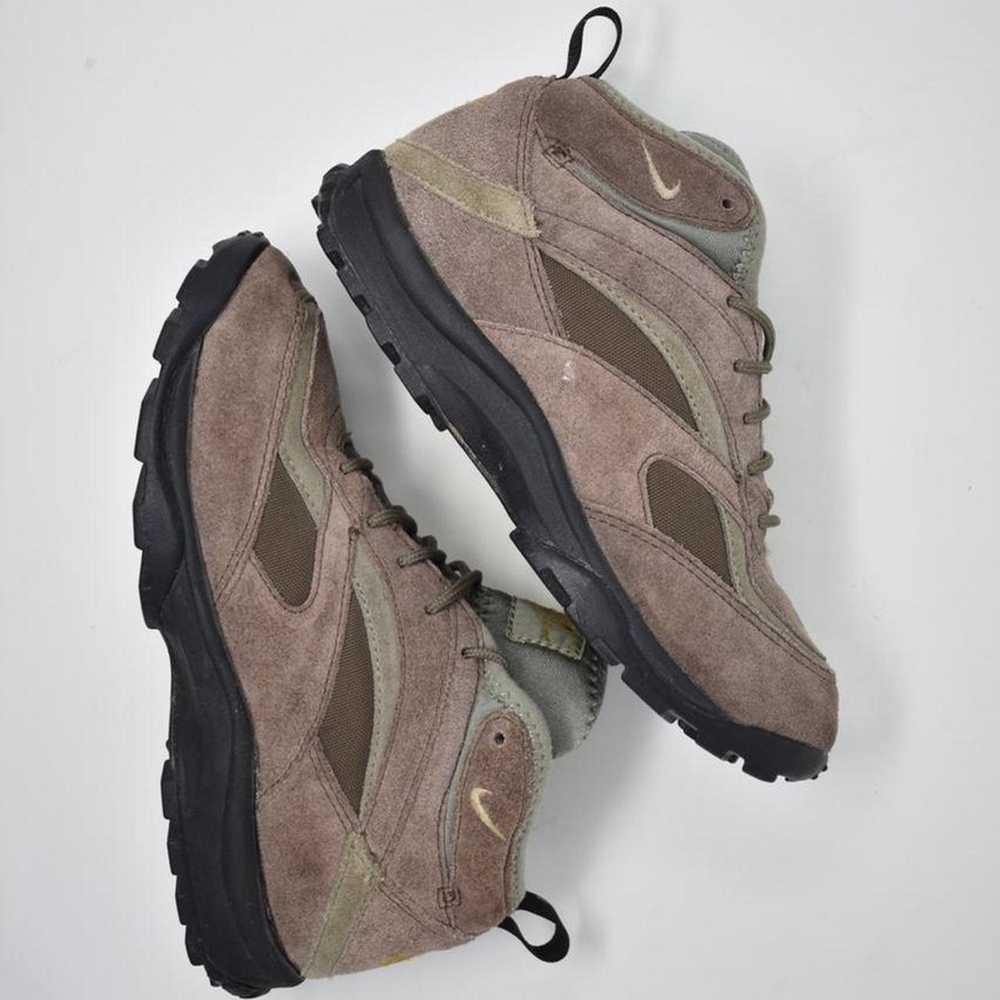 Nike 1994 Nike Boots in Brown and Sage Green - image 2