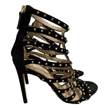 Valentino Garavani Rockstud heels - image 1