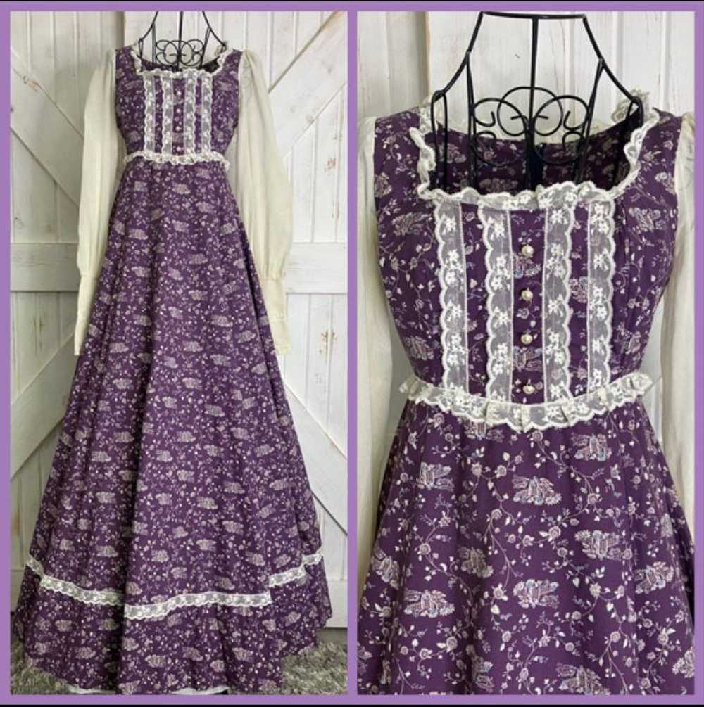 70's Vintage Gunne Sax Purple White Blue Floral V… - image 2