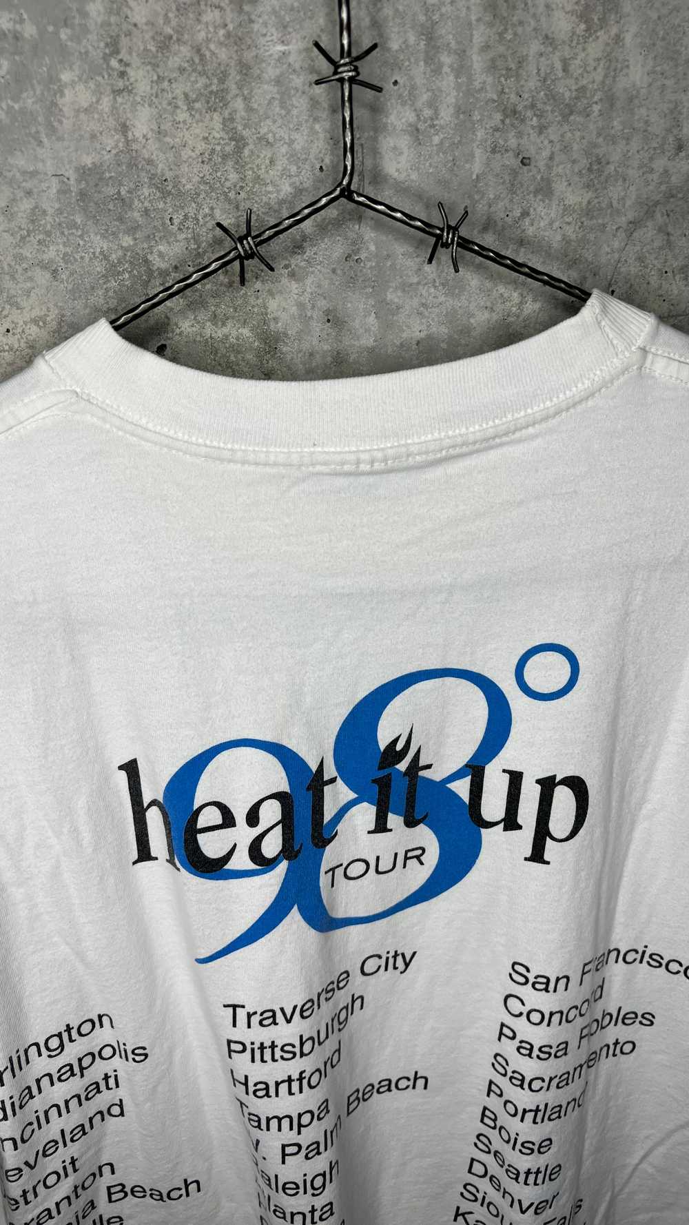 98° HEAT IT UP TOUR TEE - image 8