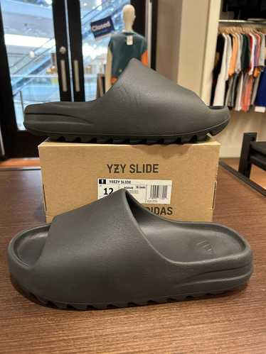 Adidas × Kanye West Adidas Yeezy Slide ‘Onyx’