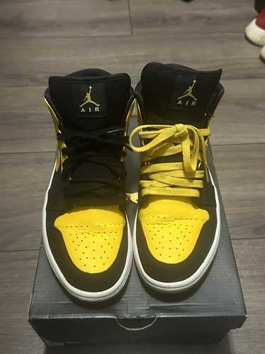 Jordan Brand × Nike Air Jordan 1 Retro Mid ‘New Lo