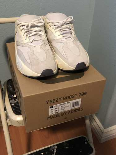 Adidas Yeezy Boost 700 Analog