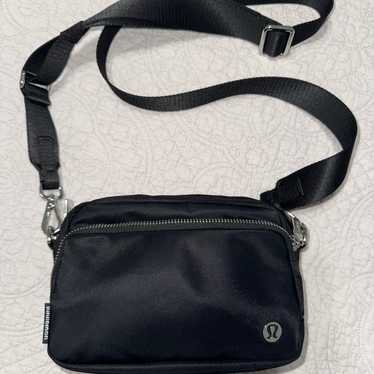 Lululemon Everywhere Crossbody Bag