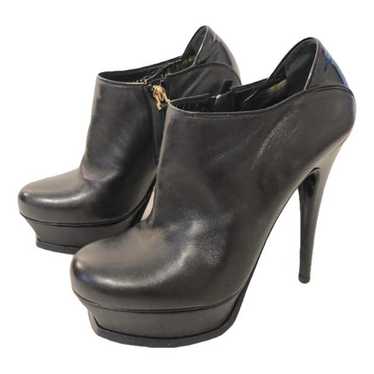 Yves Saint Laurent Leather ankle boots