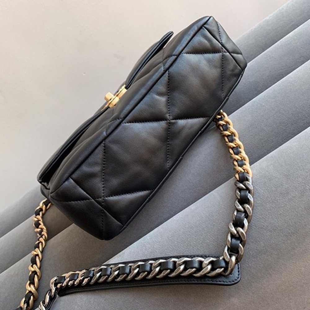 Chanel shoulder bag - image 5