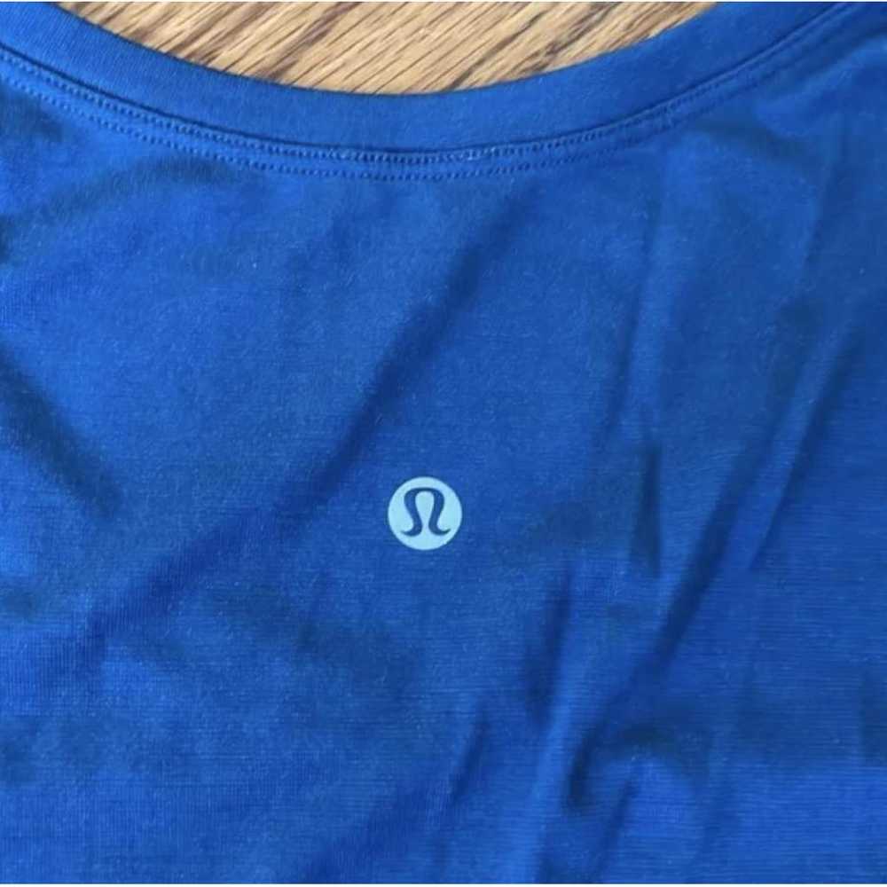 Lululemon T-shirt - image 5