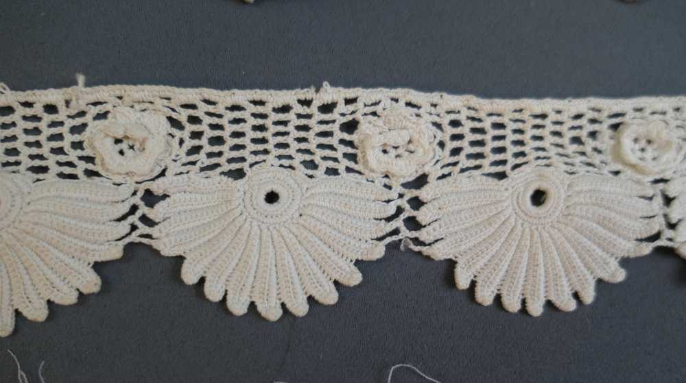 7 Pieces Antique Vintage Lace Trims, Remnants, Ed… - image 11