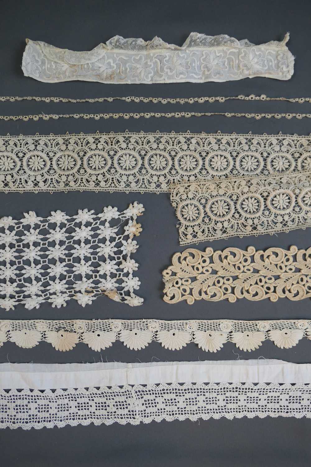 7 Pieces Antique Vintage Lace Trims, Remnants, Ed… - image 1