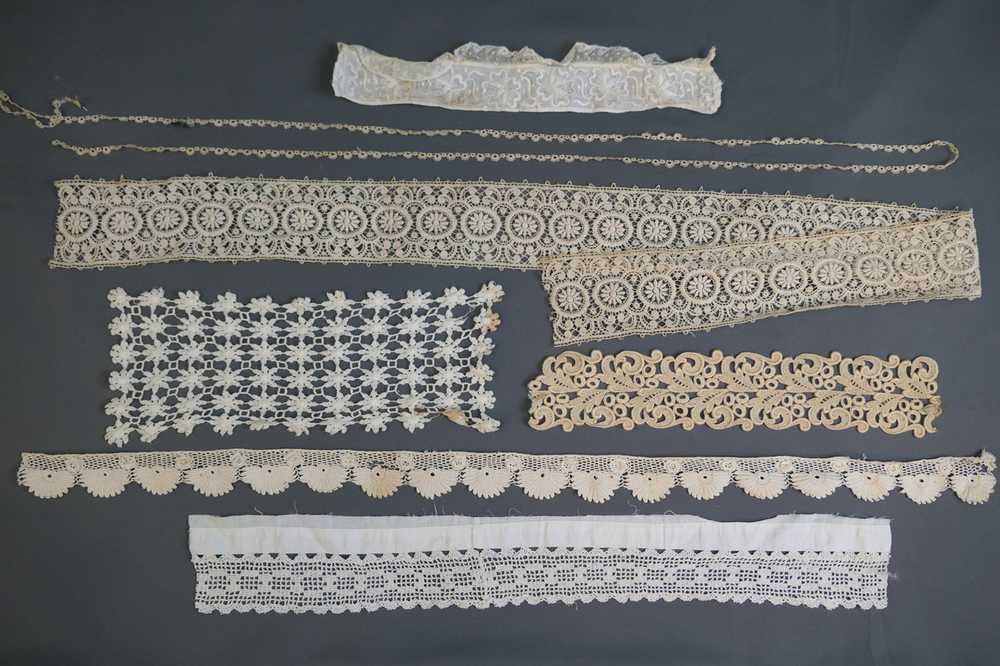 7 Pieces Antique Vintage Lace Trims, Remnants, Ed… - image 2