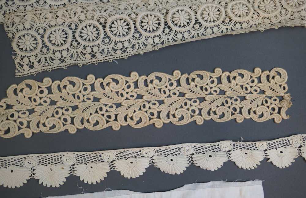 7 Pieces Antique Vintage Lace Trims, Remnants, Ed… - image 9