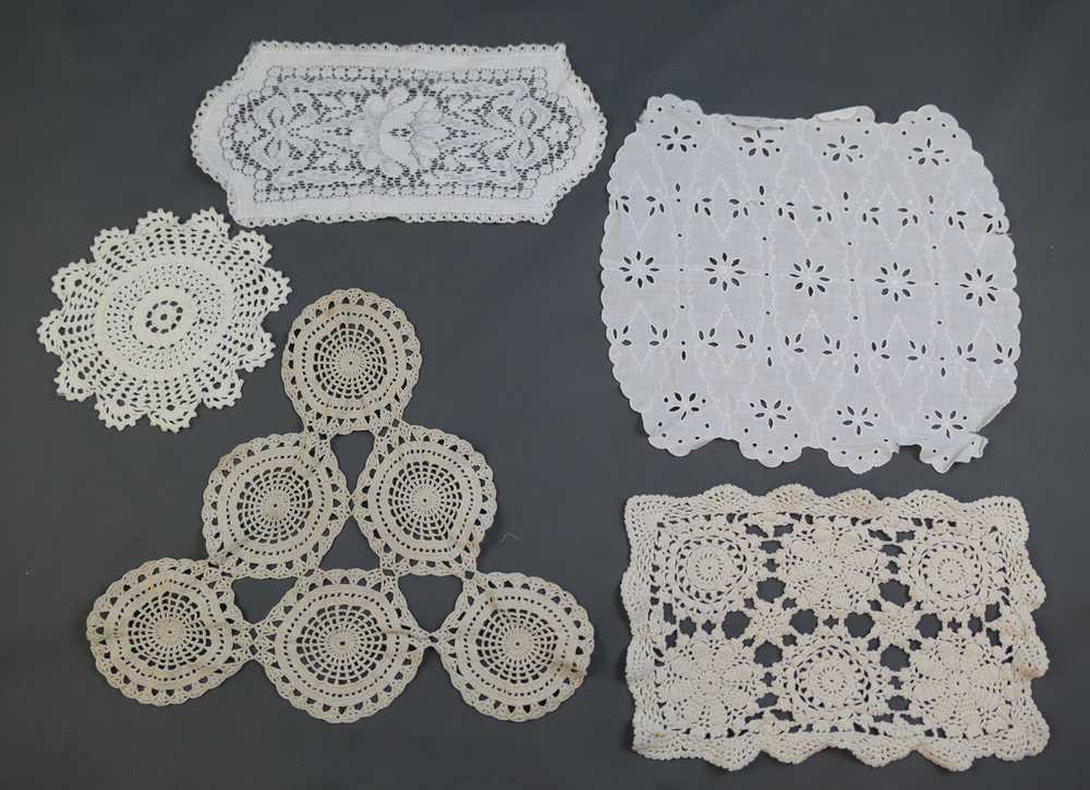 Lot of 9 Vintage Doilies, Runners, Handmade Croch… - image 10