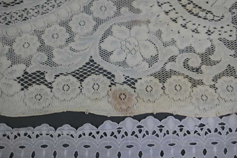 Lot of 9 Vintage Doilies, Runners, Handmade Croch… - image 4