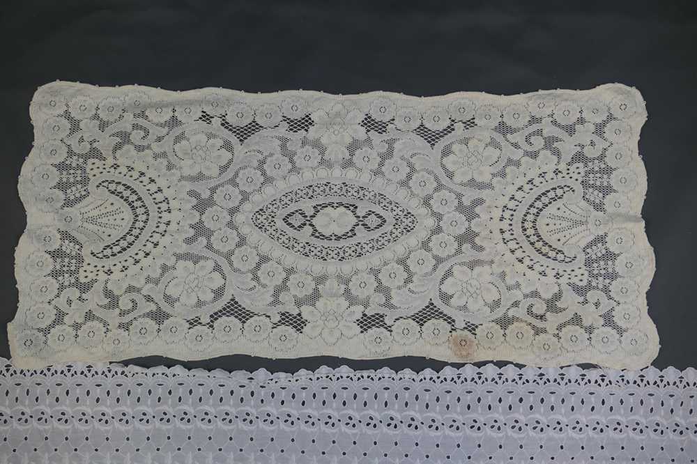 Lot of 9 Vintage Doilies, Runners, Handmade Croch… - image 5