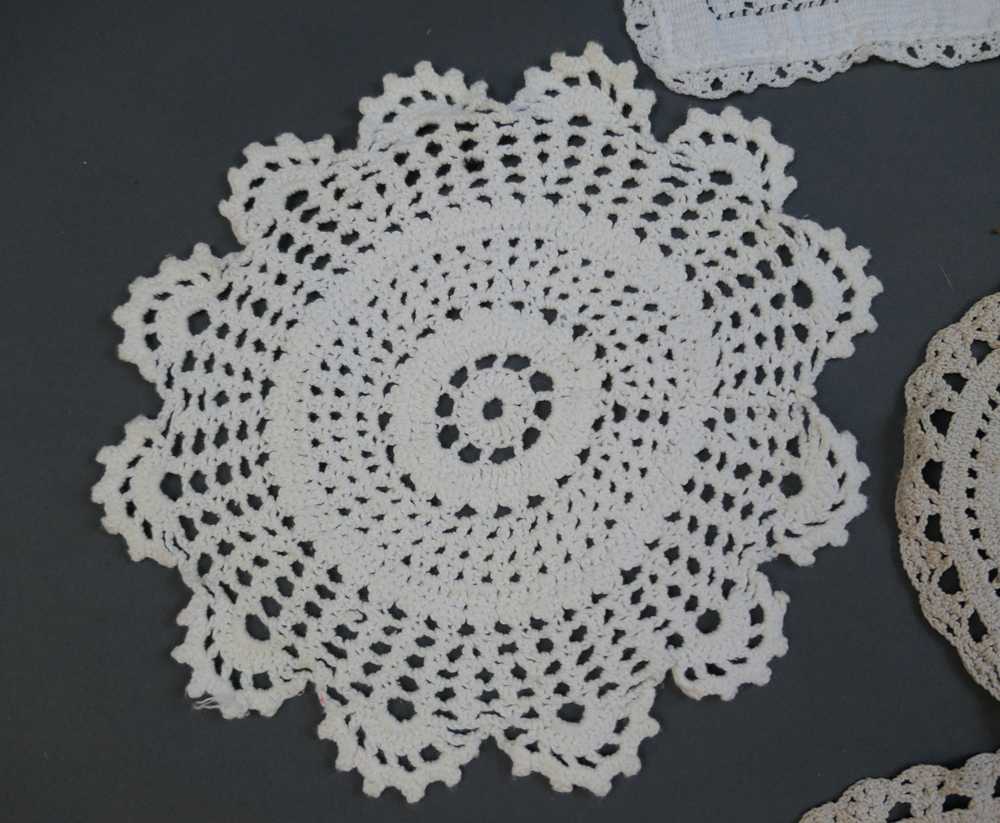 Lot of 9 Vintage Doilies, Runners, Handmade Croch… - image 6