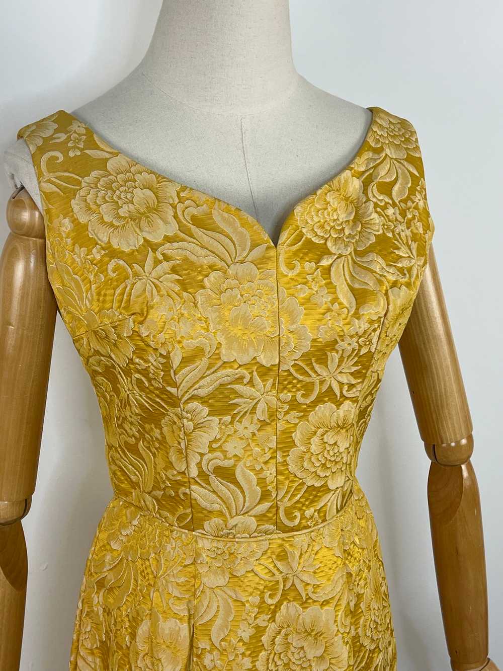 1960s golden floral matching ensemble - image 7